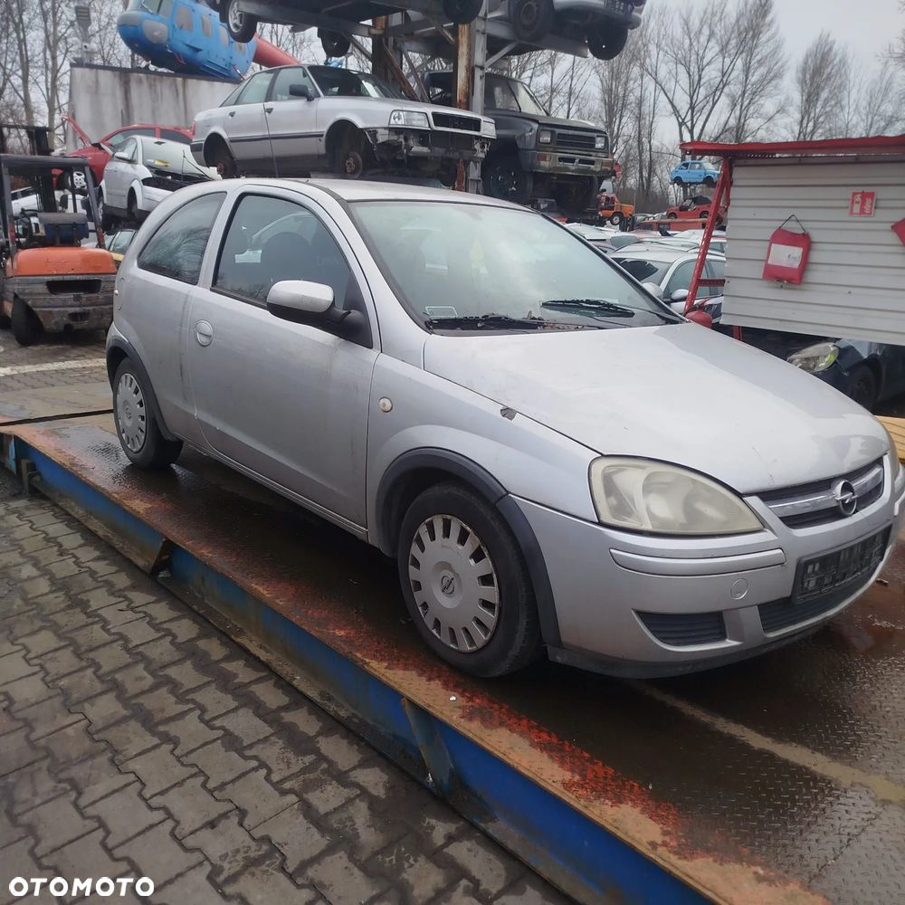 Opel Corsa C na części . - 3