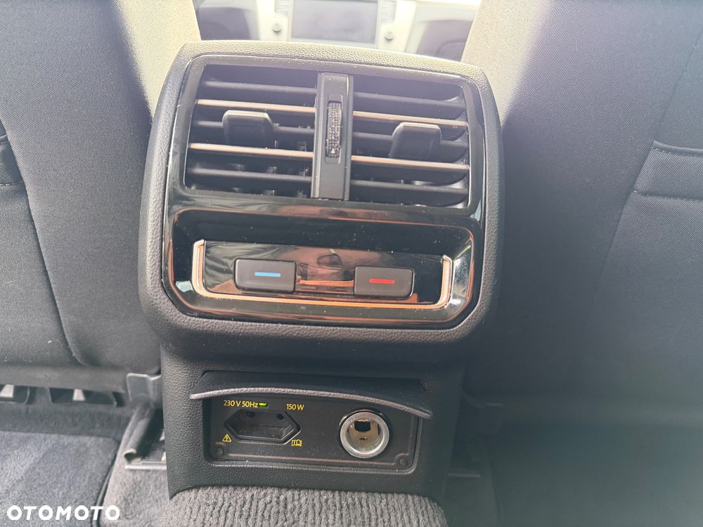 Volkswagen Passat 2.0 TDI SCR (BlueMotion Technology) DSG Comfortline - 12
