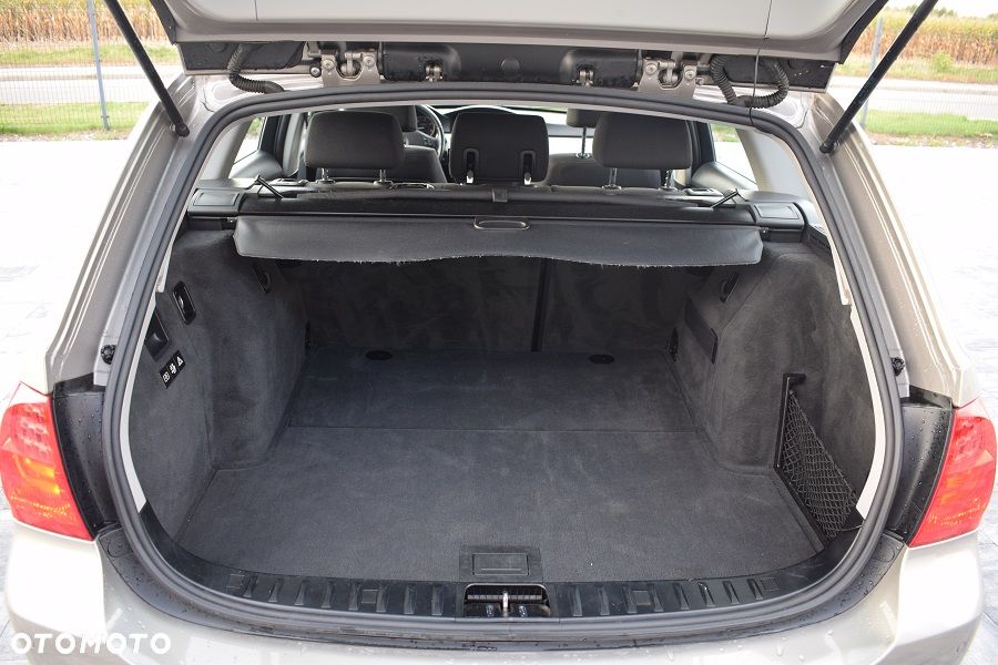 BMW Seria 3 318d DPF Edition Sport - 8
