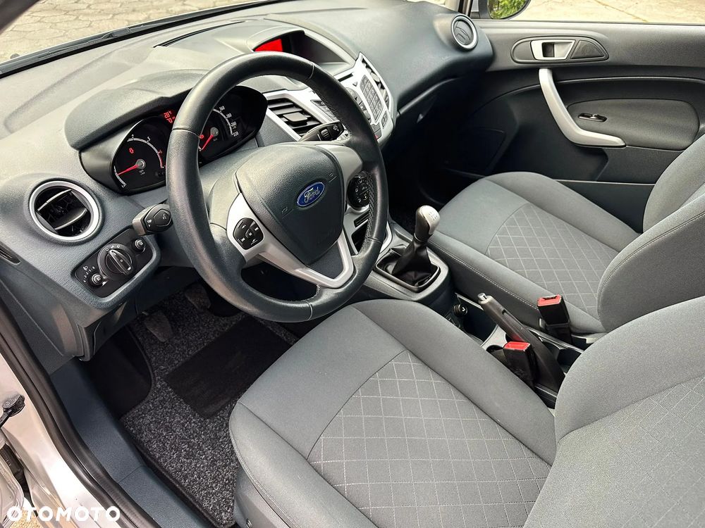 Ford Fiesta 1.25 Champions Edition - 18