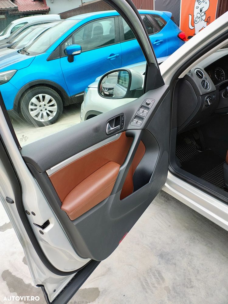 Volkswagen Tiguan 2.0 TDI DPF BlueMotion Technology Exclusive - 31