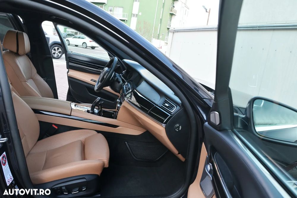 BMW Seria 7 730d xDrive - 14
