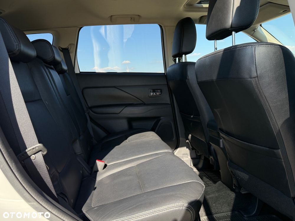 Mitsubishi Outlander 2.2 DID Instyle Navi - 16
