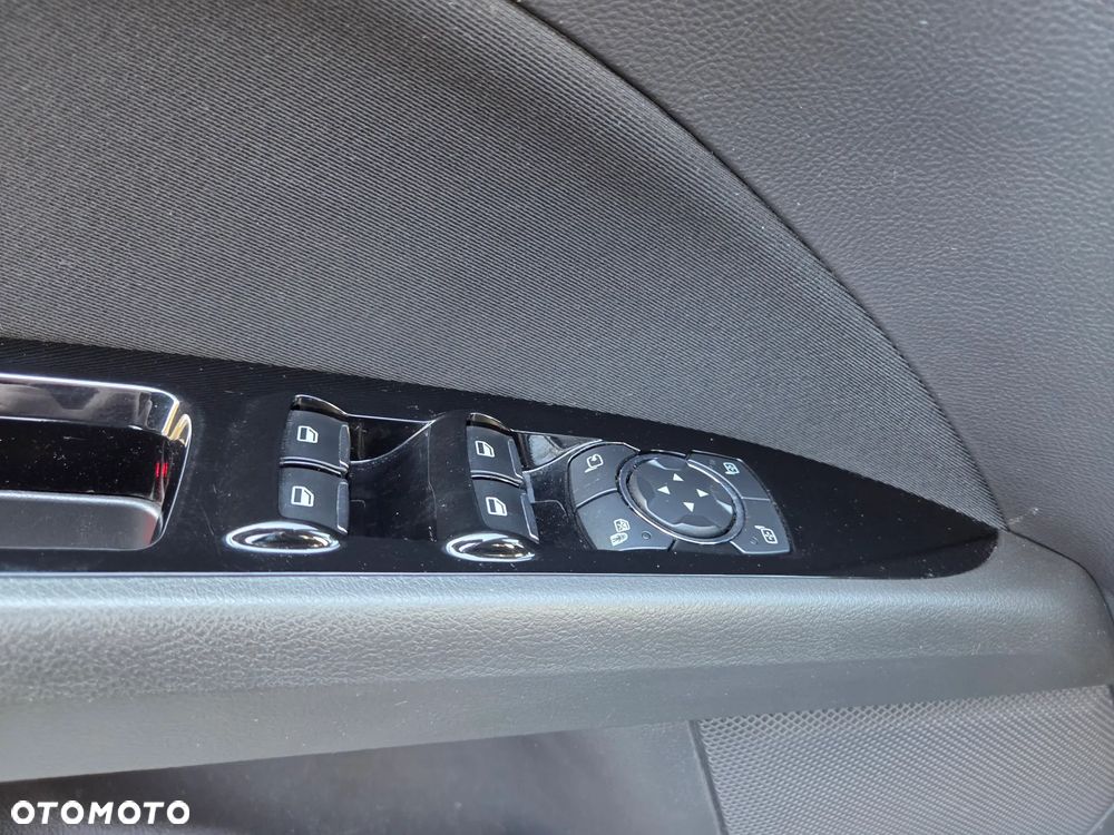 Ford Mondeo 2.0 EcoBlue Titanium - 31