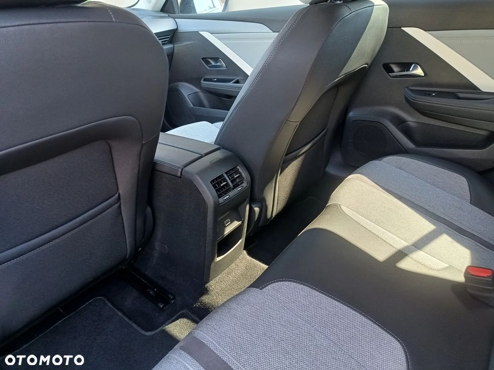 Opel Astra 1.5 D Business Elegance - 13