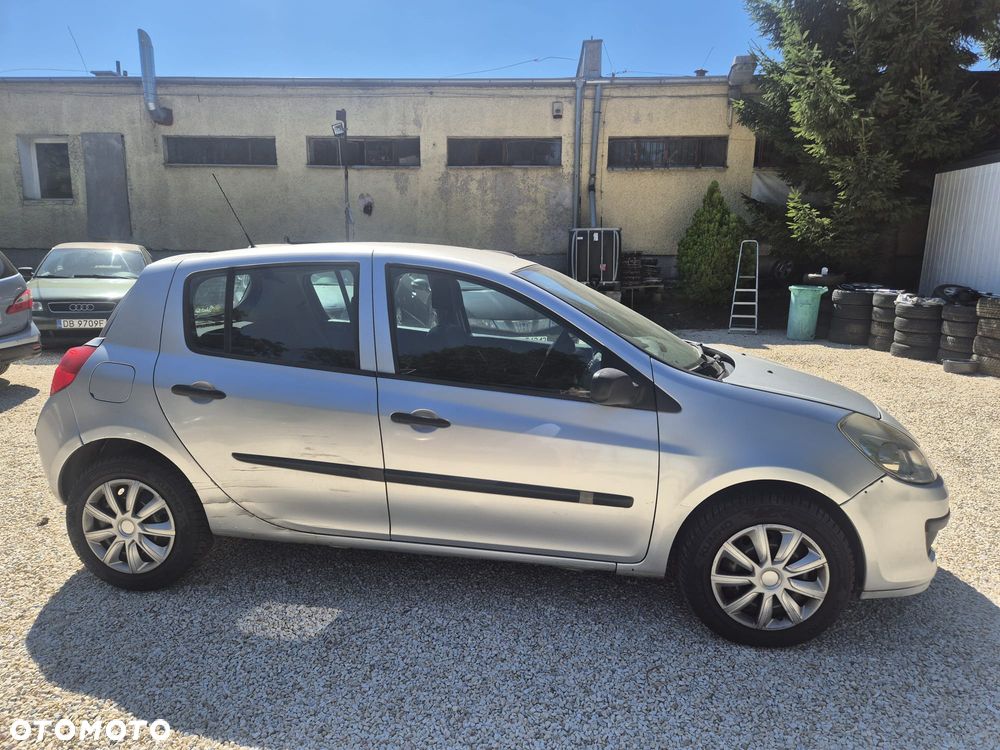 Renault Clio - 2