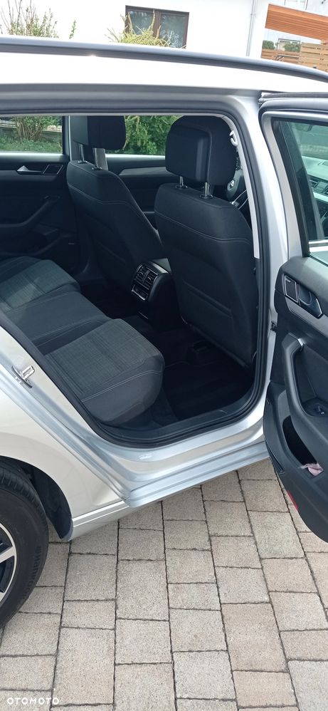 Volkswagen Passat 2.0 TDI SCR DSG Business - 17