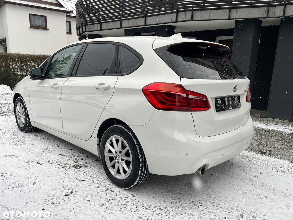 BMW Seria 2 216d Sport Line - 9