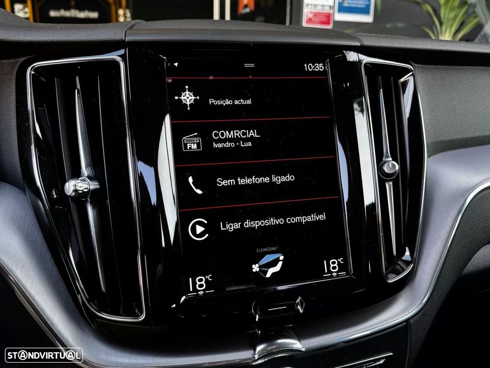 Volvo XC 60 2.0 B4 Momentum Plus - 24