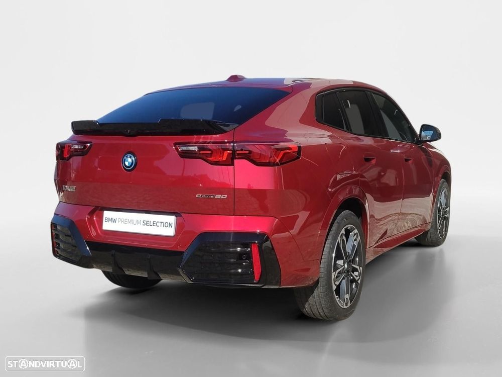 BMW iX2 eDrive20 Pack Desportivo M - 5
