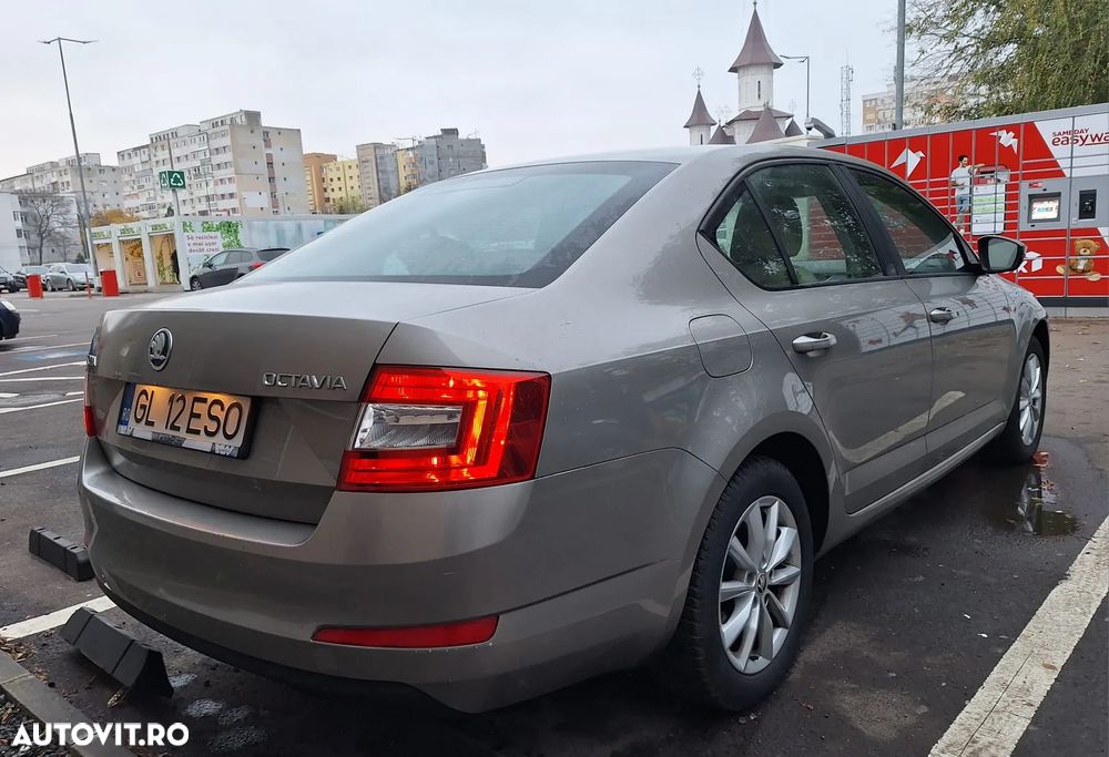 Skoda Octavia 2.0 TDI AMBITION - 4