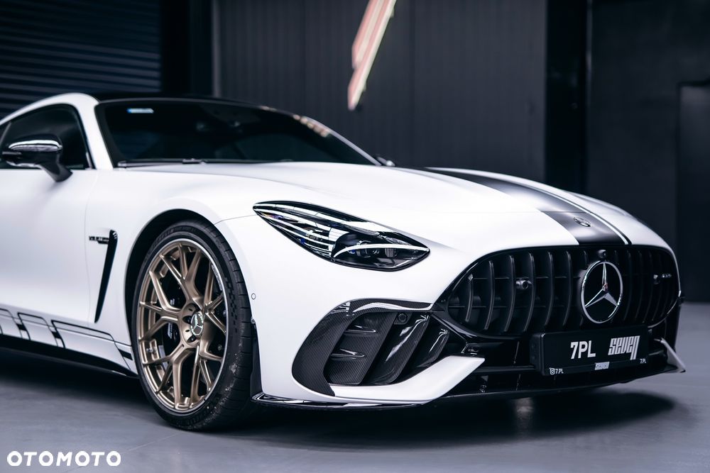 Mercedes-Benz AMG GT - 3
