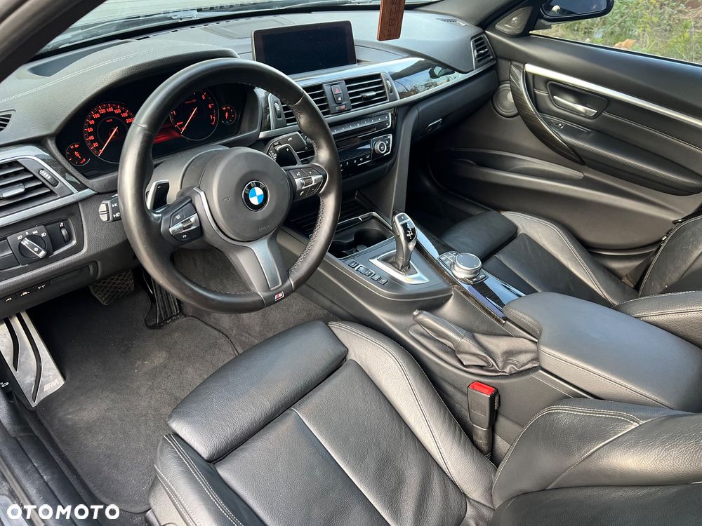 BMW Seria 3 330i xDrive M Sport Shadow - 19