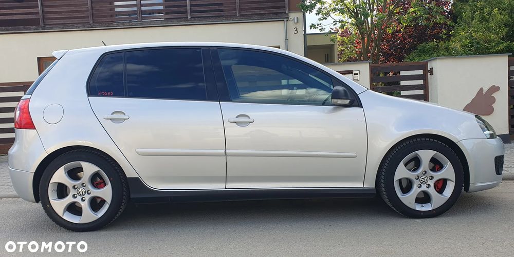 Volkswagen Golf - 6