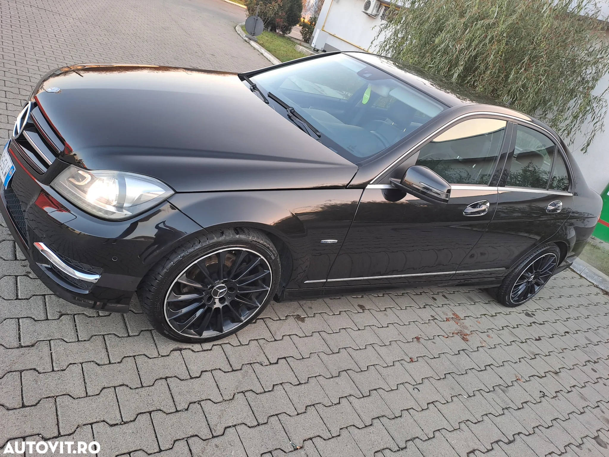 Mercedes-Benz B 220 CDI (BlueEFFICIENCY) 7G-DCT - 2