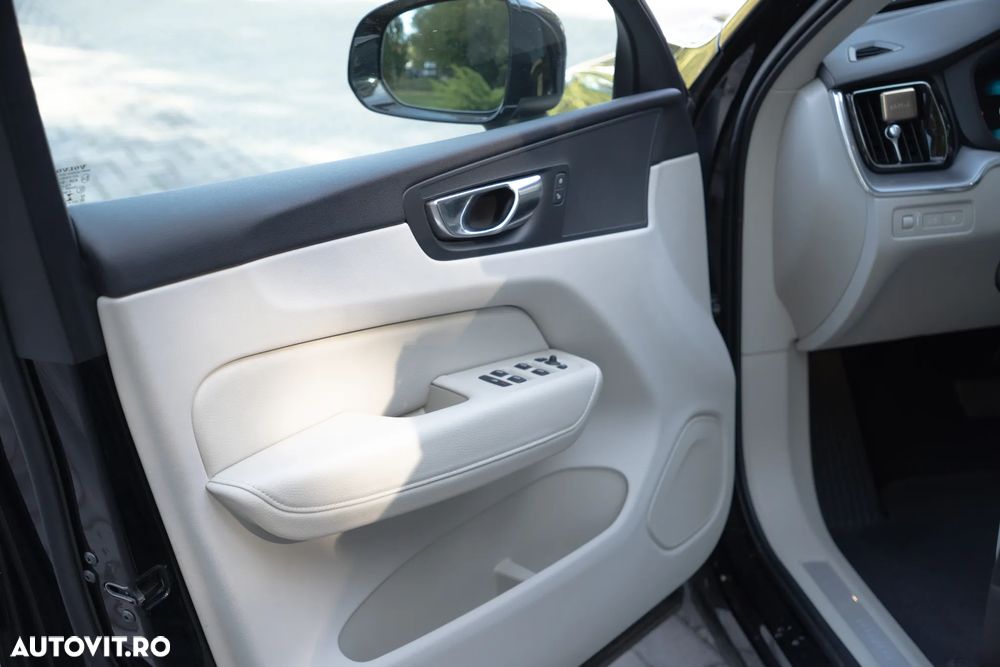 Volvo XC 60 Recharge T6 Twin Engine eAWD Inscription Expression - 8