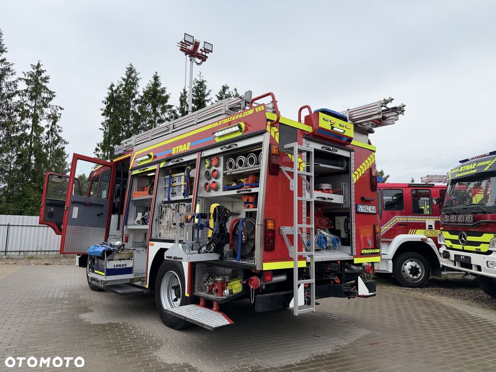 MAN Straż pożarna pojazd pożarniczy wóz strażacki MAN GBA średni terenowy- uterenowiony 4x4 CNBOP 3000l wody reduktor blokada tylnego mostu, maszt oświetleniowy - 21