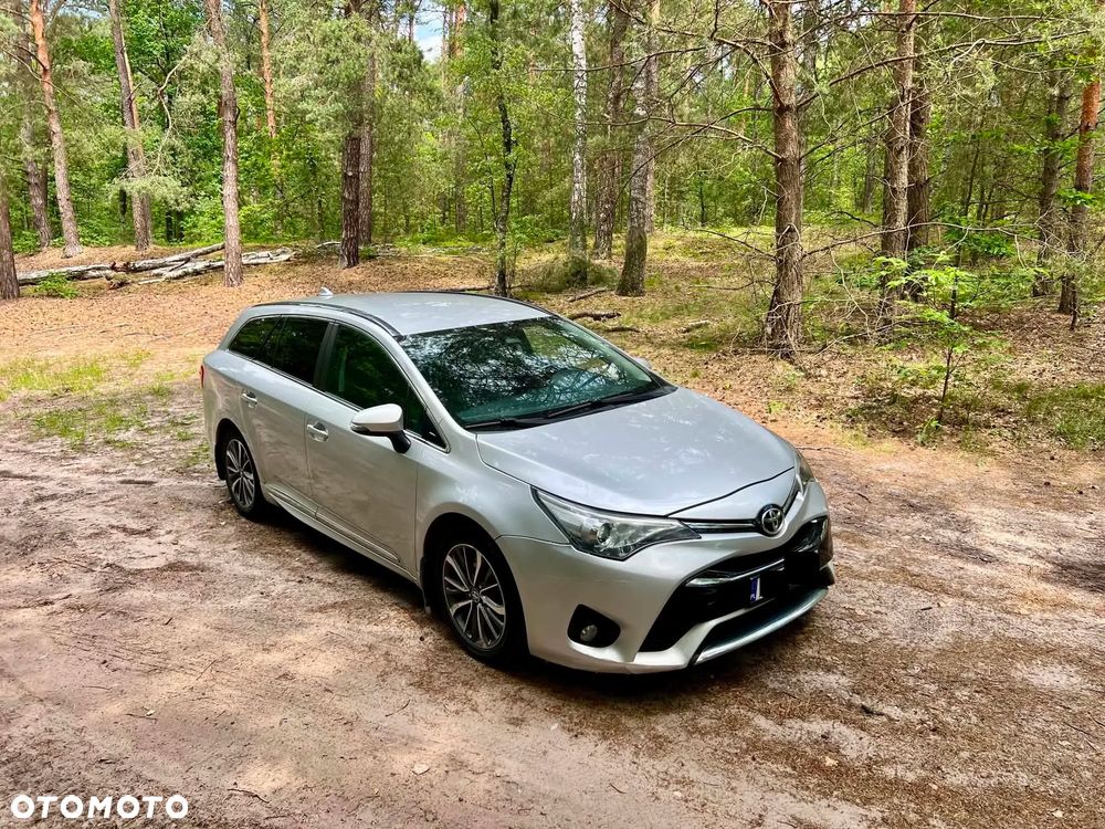Toyota Avensis 2.0 D-4D Premium - 24