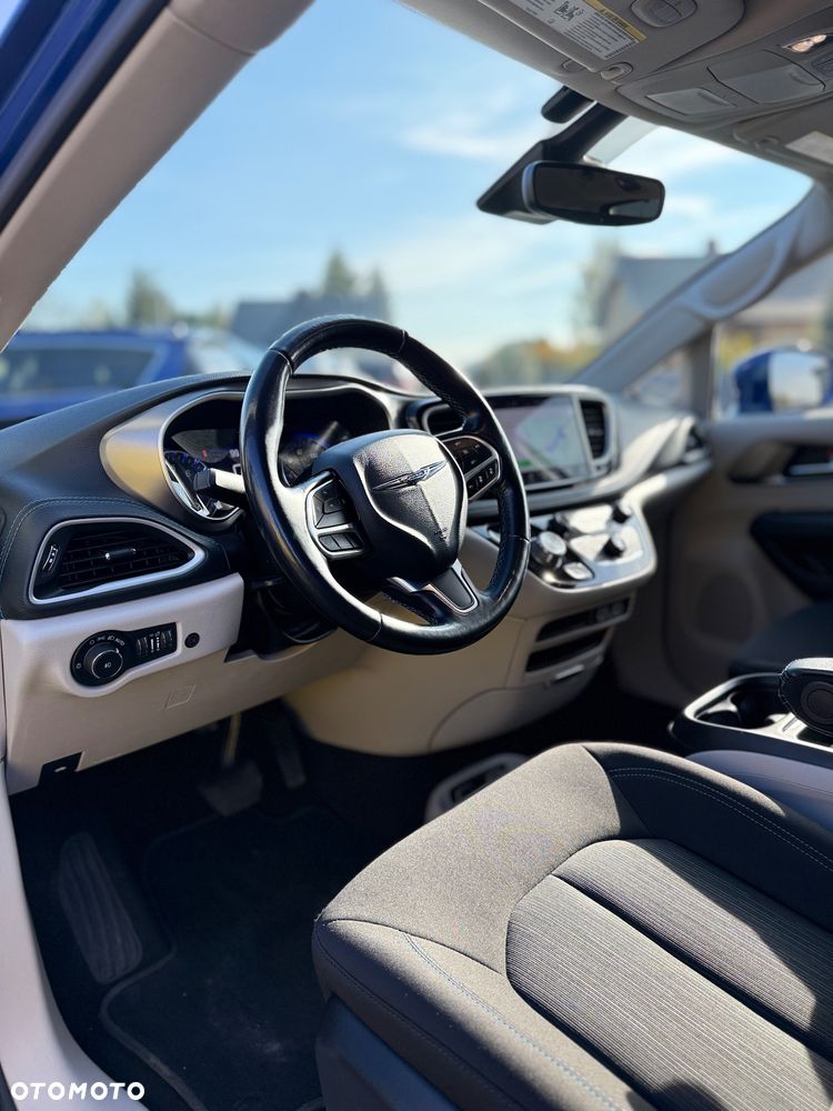 Chrysler Pacifica - 21