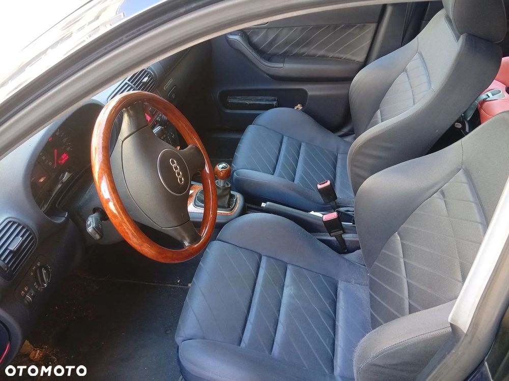 Audi A3 Sportback 1.8T Quattro Ambiente - 7