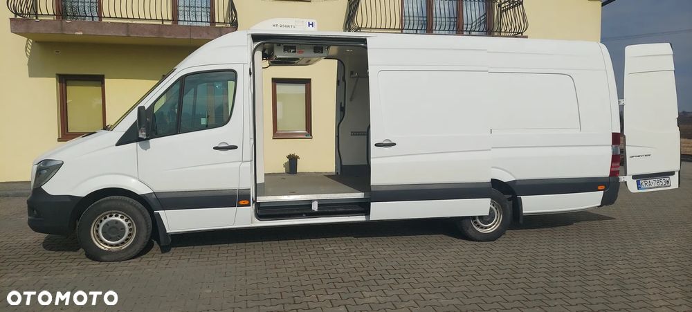 Mercedes-Benz Sprinter - 6