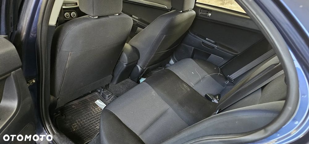 Mitsubishi Lancer 1.8 Intense - 10