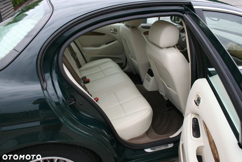 Jaguar S-Type 3.0 V6 Executive - 15