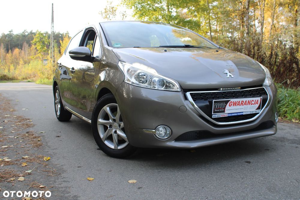 Peugeot 208 2012 photo 3