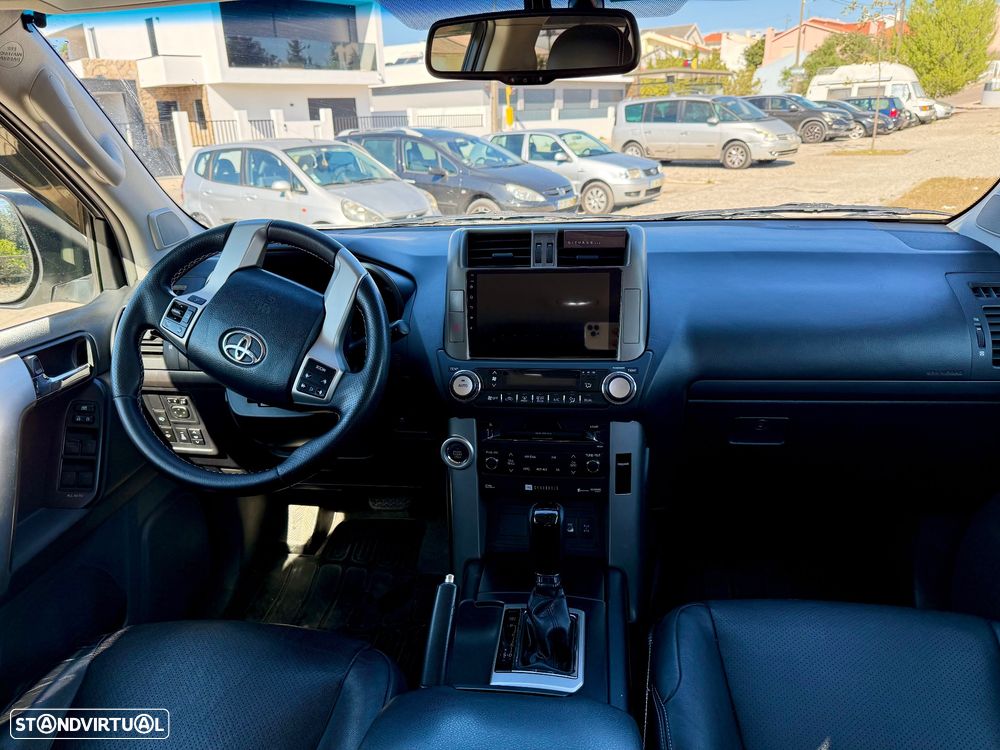 Toyota Land Cruiser 3.0 D-4D Auto 60th Anniversary - 9