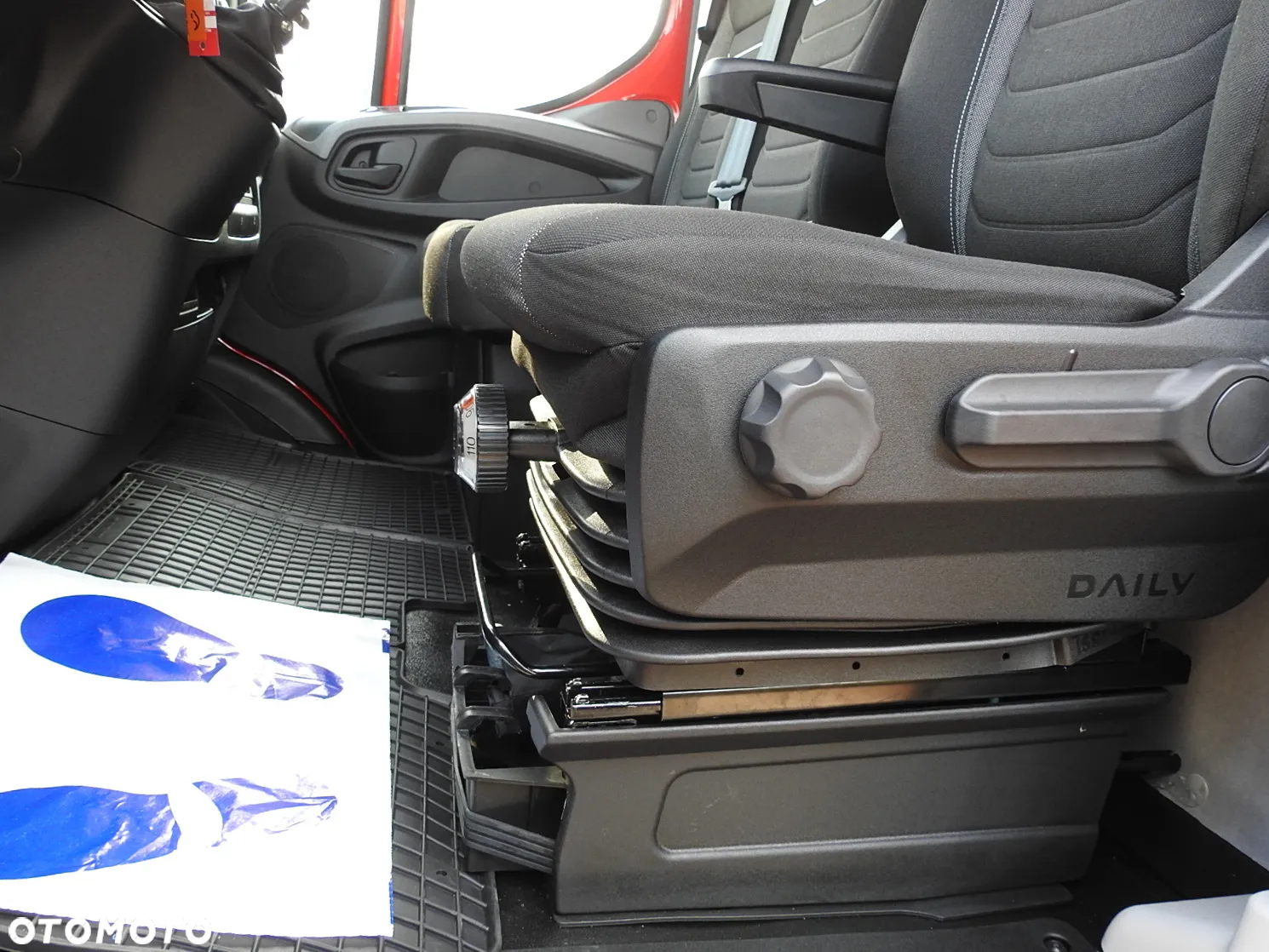 Iveco DAILY NOWY 35S18 CONNECT PLANDEKA 10 PALET WEBASTO KLIMATYZACJA TEMPOMAT NAWIGACJA LEDY ASO  180KM [ 500249 ] - 29