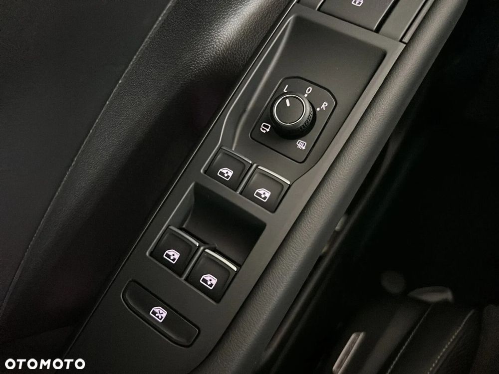 Volkswagen T-Roc - 19