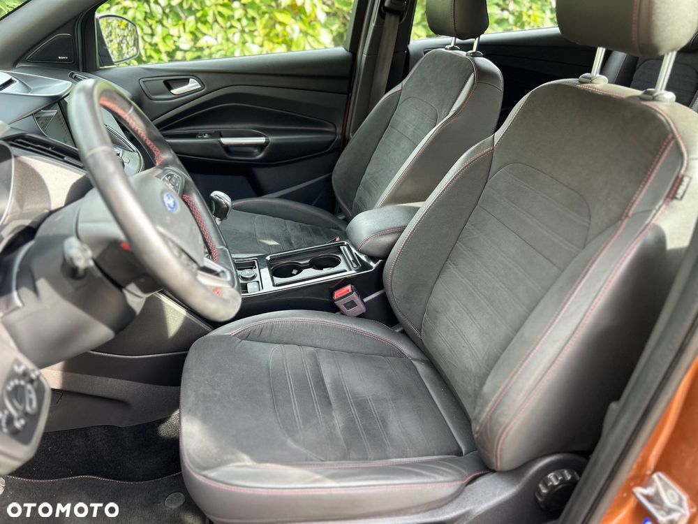 Ford Kuga 2.0 TDCi 4x4 ST-Line - 12