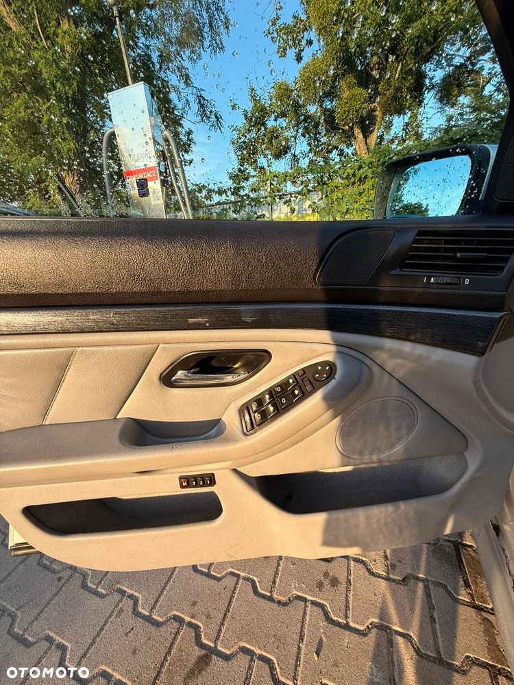 BMW Seria 5 - 10