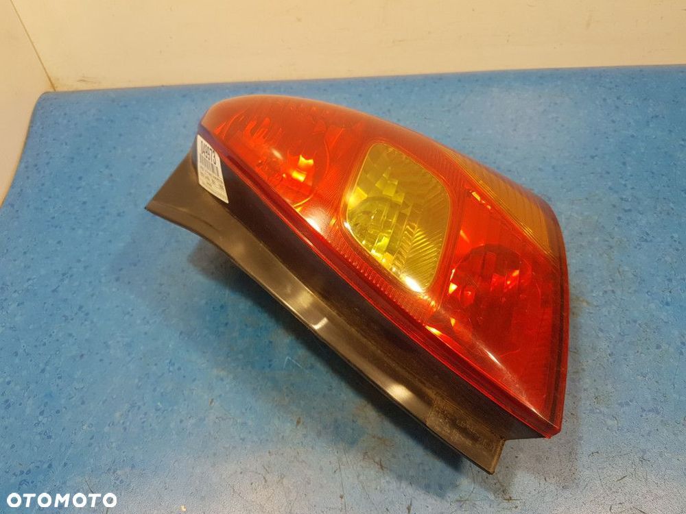 TOYOTA COROLLA VERSO I LAMPA TYŁ PRAWA ZEWNĘTRZNA - 3