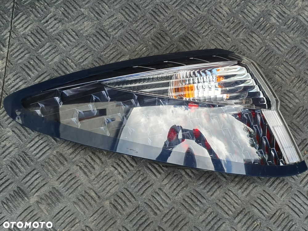LAMPA TYLNA LEWA RENAULT FLUENCE Z.E. 265559201R - 1