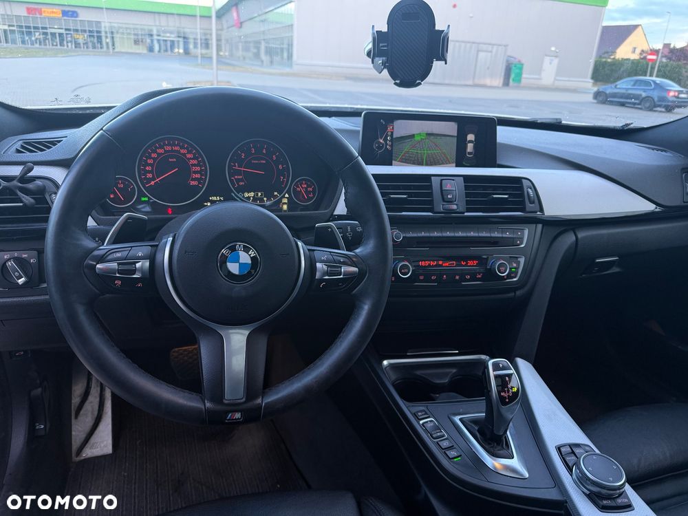 BMW 3GT 328i xDrive M Sport - 12
