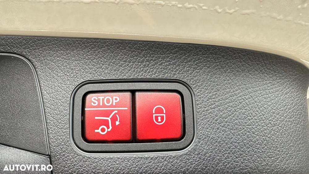 Mercedes-Benz GLA - 9