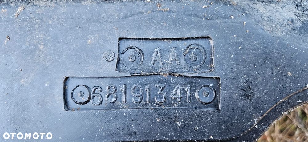 JEEP GRAND CHEROKEE WK2 LIFT SUMMIT OVERLAND Dolna osłona zderzaka Płyta pod zderzak 68037063AD 68037063AE Osłona podwozia Płyta dolna 68195943AA 68191341AA 68191341AB 68037062AE 68191341AB OSŁONY W STANIE BDB NIE POŁAMANE ORYGINAŁ - 12