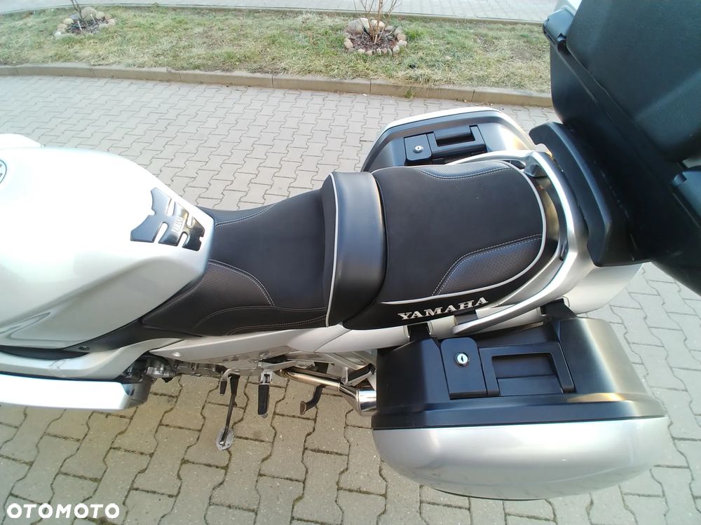 Yamaha FJR - 6