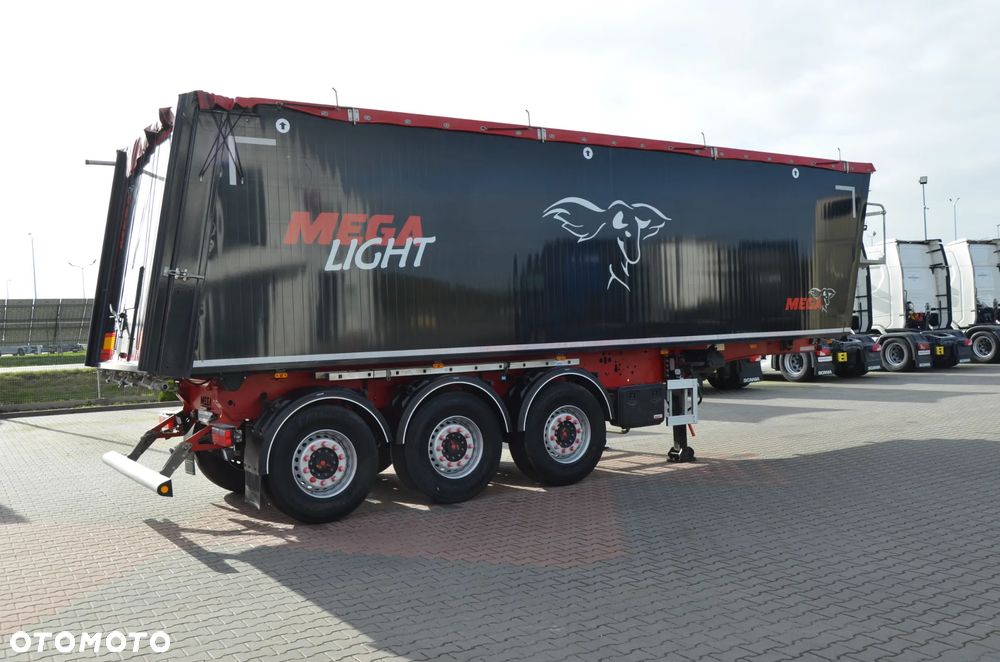Mega LIGHT / BENALU / WYWROTKA ALU 44 m3 / 12.2023r / OŚ POD. / 5880kg / SAF / 0807 - 2