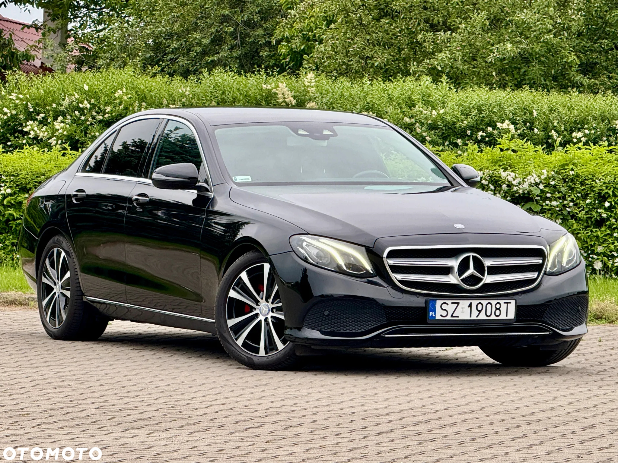 Mercedes-Benz Klasa E 220 d Business Edition 9G-TRONIC - 14