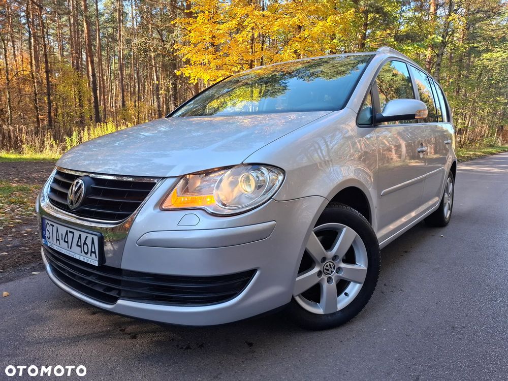 Volkswagen Touran 2008 photo 2