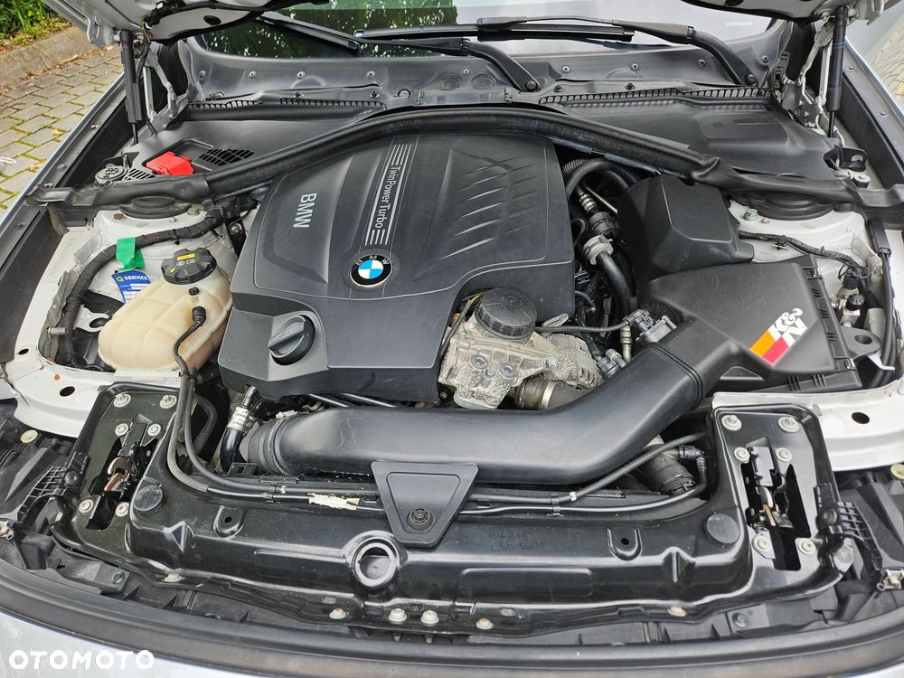 BMW 3GT 335i xDrive - 21