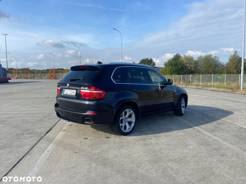 BMW X5 4.8i xDrive - 2