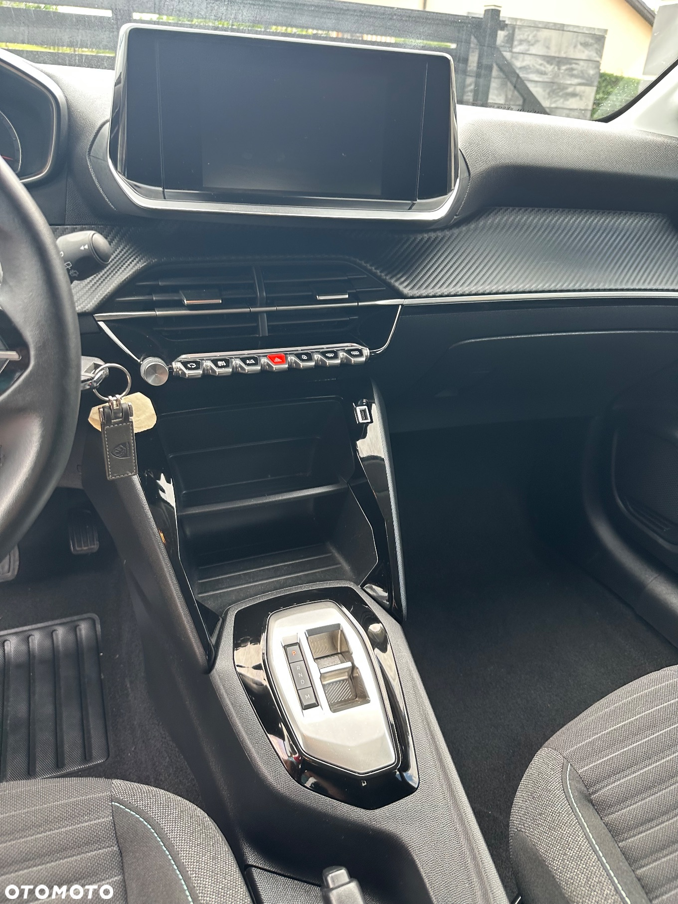 Peugeot 208 - 11