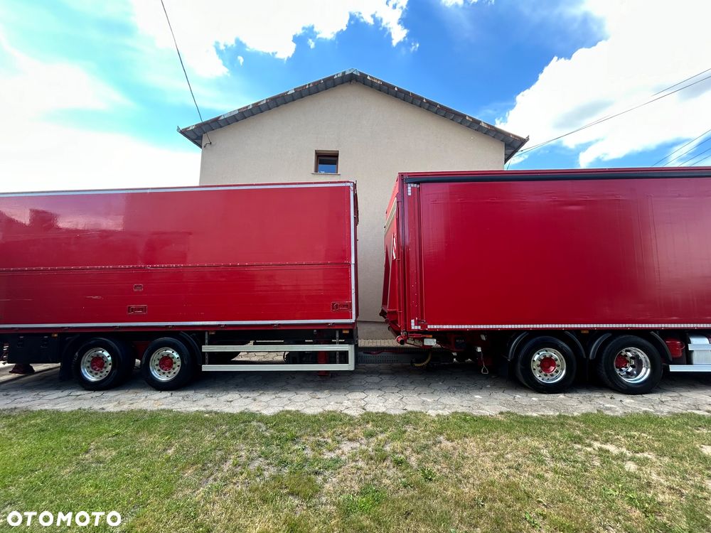 Schmitz Cargobull 7.7m OCYNK OSIE MERCEDES ALUFELGI KONTENER TANDEM NAPOJÓWKA OTWIERANY BOK DO NAPOJÓW STAN BDB - 2