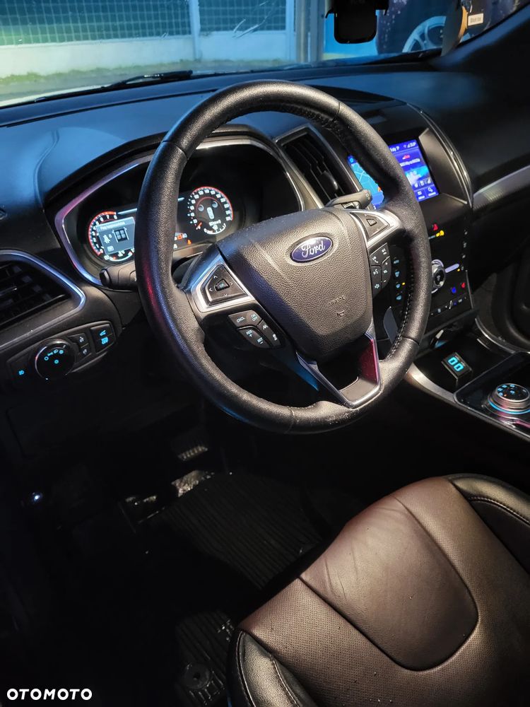 Ford Edge 2.0 EcoBlue Bi-Turbo 4x4 Titanium - 2