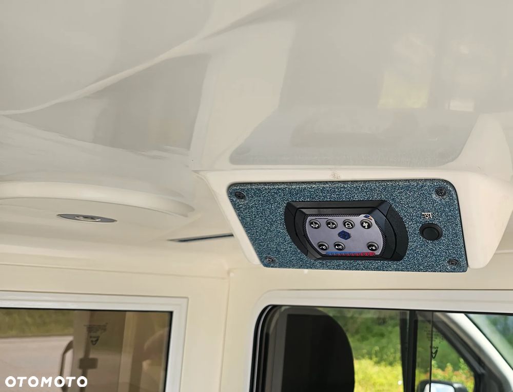 Renault TRAFIC KARETKA/AMBULANS - 11