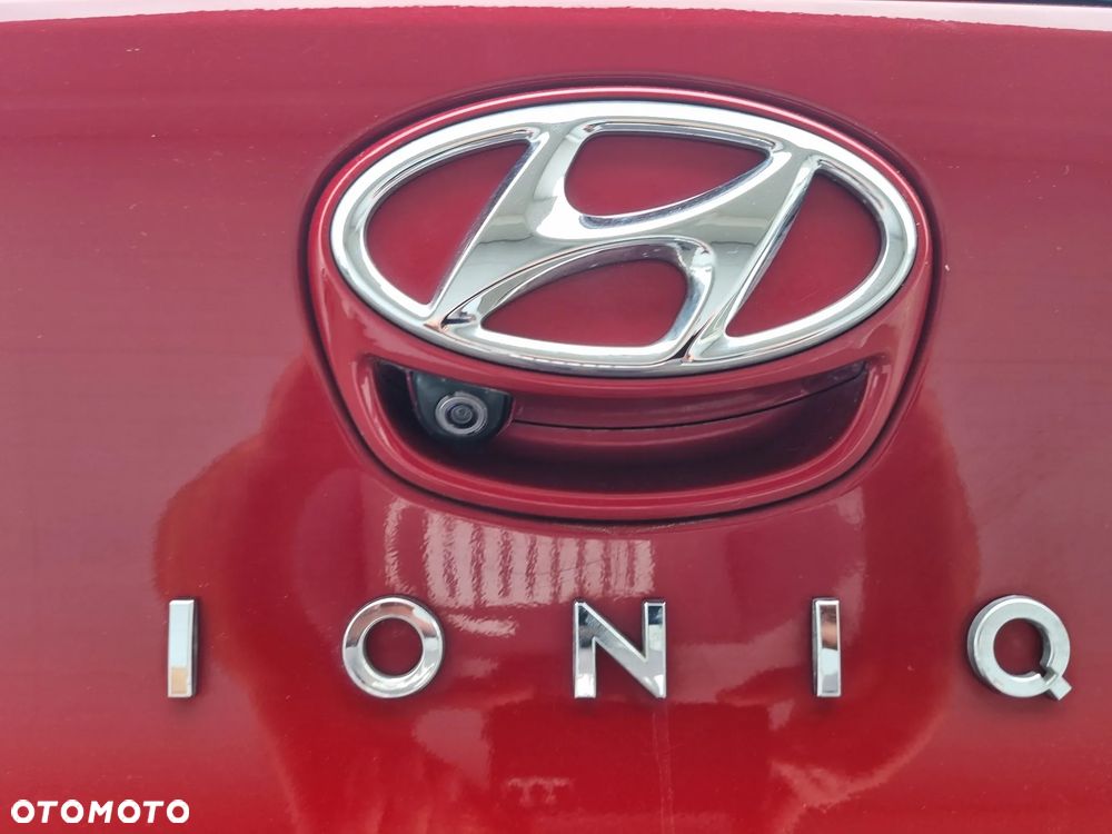 Hyundai IONIQ Hybrid Premium - 32