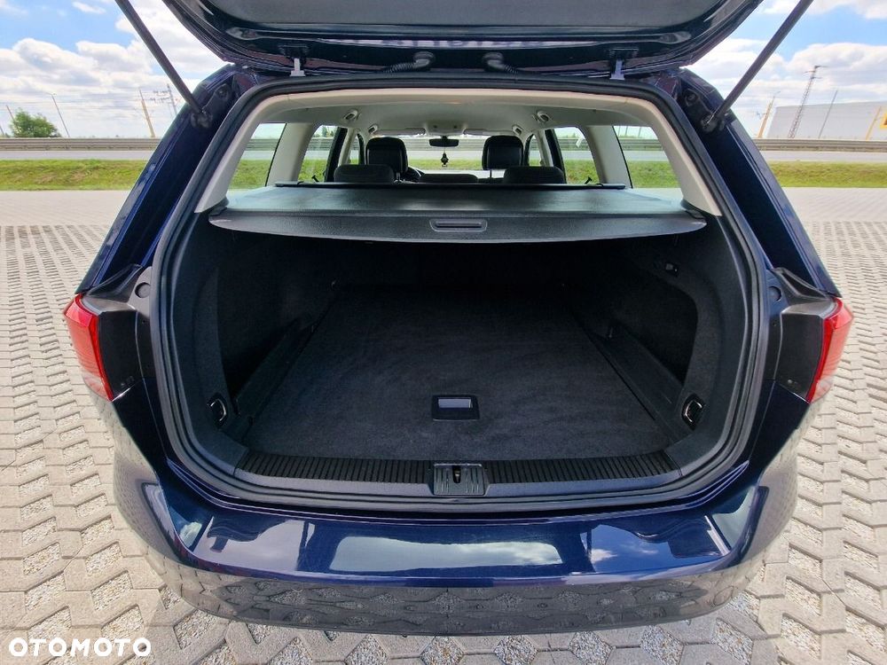 Volkswagen Passat Variant - 28